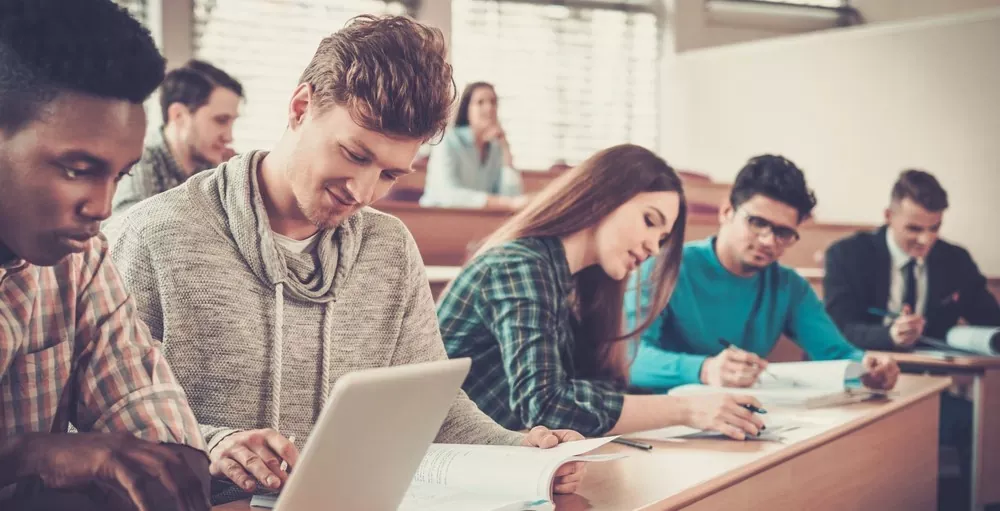 10 Financial Literacy Workshops That Every College Should Offer header