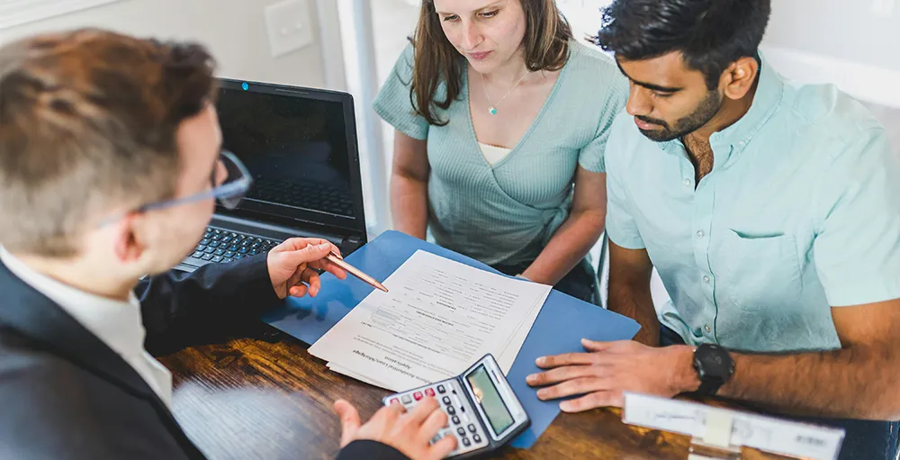 advisor meeting with clients