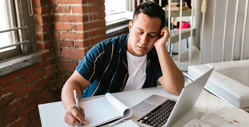 6 Surprising Ways Financial Stress Ruins College Students’ Physical Health header