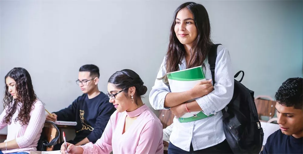 How Financial Wellness Programs Prevent College Dropouts header