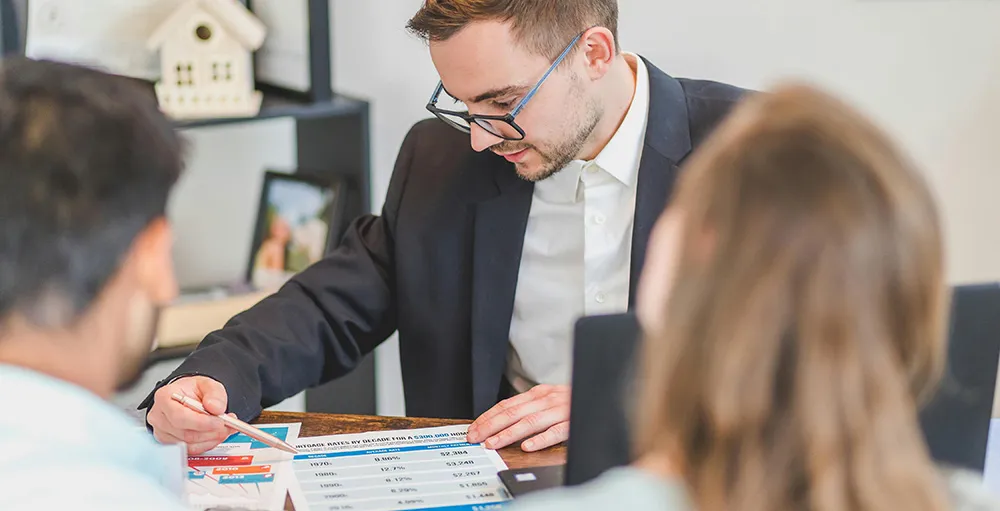 advisor reviewing reports with clients